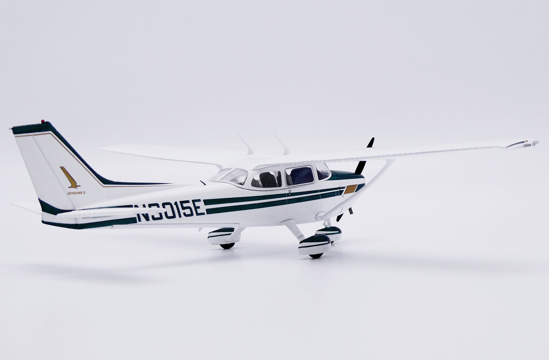 Private / Cessna 172 / N3015E / XX172001 / 1:72
