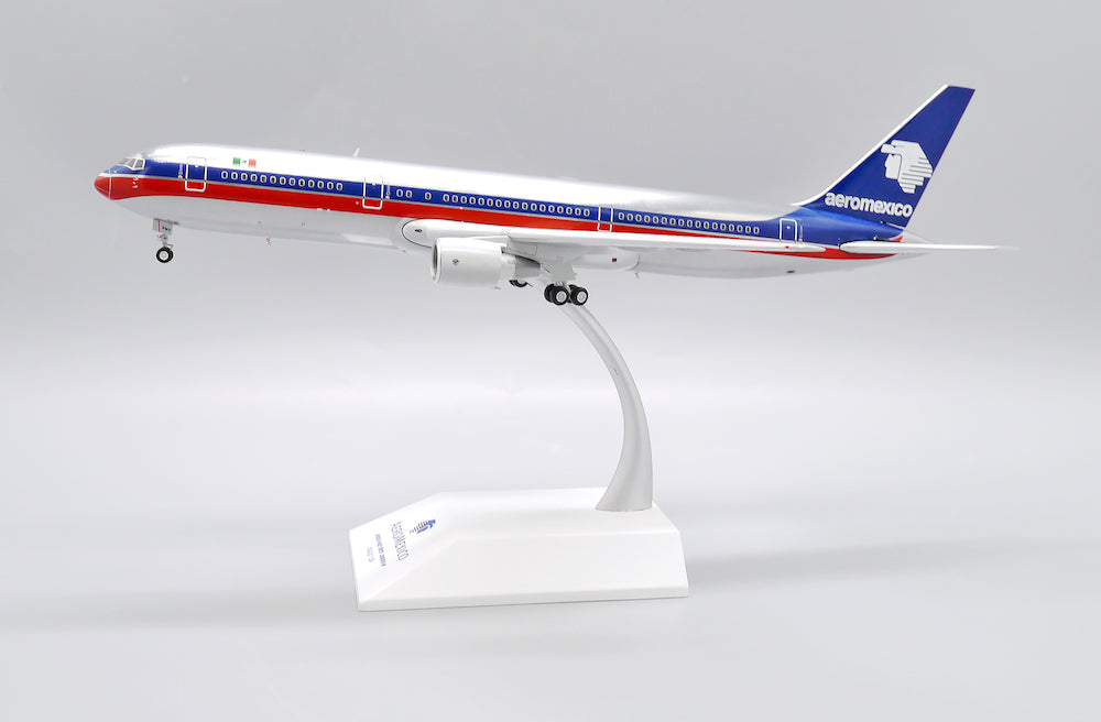 AeroMexico / Boeing B767-300ER / XA-RWX / XX20152 / 1:200 elaviadormodels