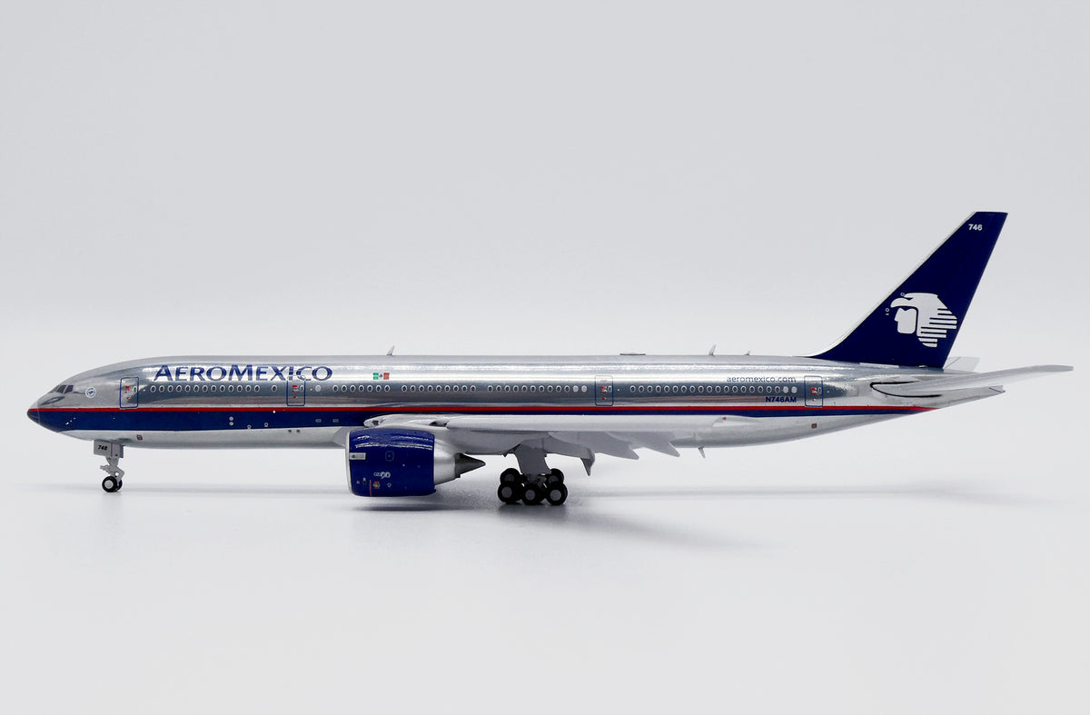 AeroMexico / Boeing 777-200ER (Flaps Down) / XX40026A / N746AM / 1:400