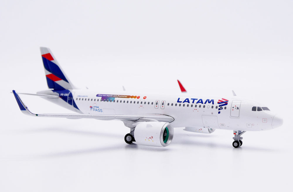 LATAM (LATAM Pass) / Airbus A320neo / PR-XBE / XX40211 / 1:400 elaviadormodels