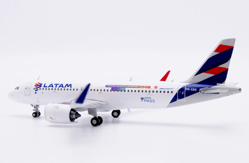 LATAM (LATAM Pass) / Airbus A320neo / PR-XBE / XX40211 / 1:400 elaviadormodels